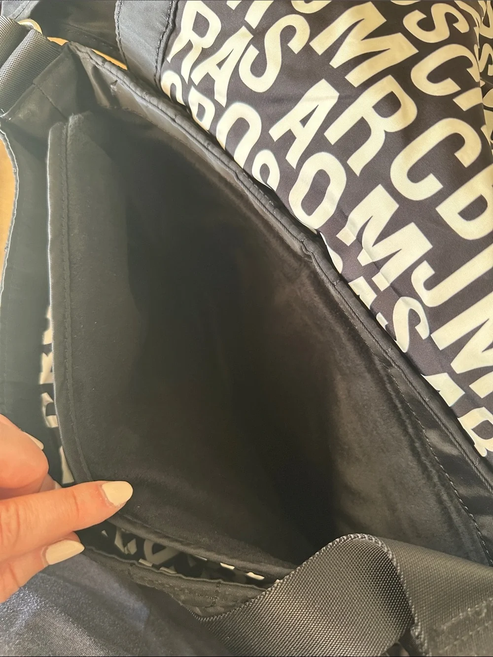 Messenger bag with laptop slip